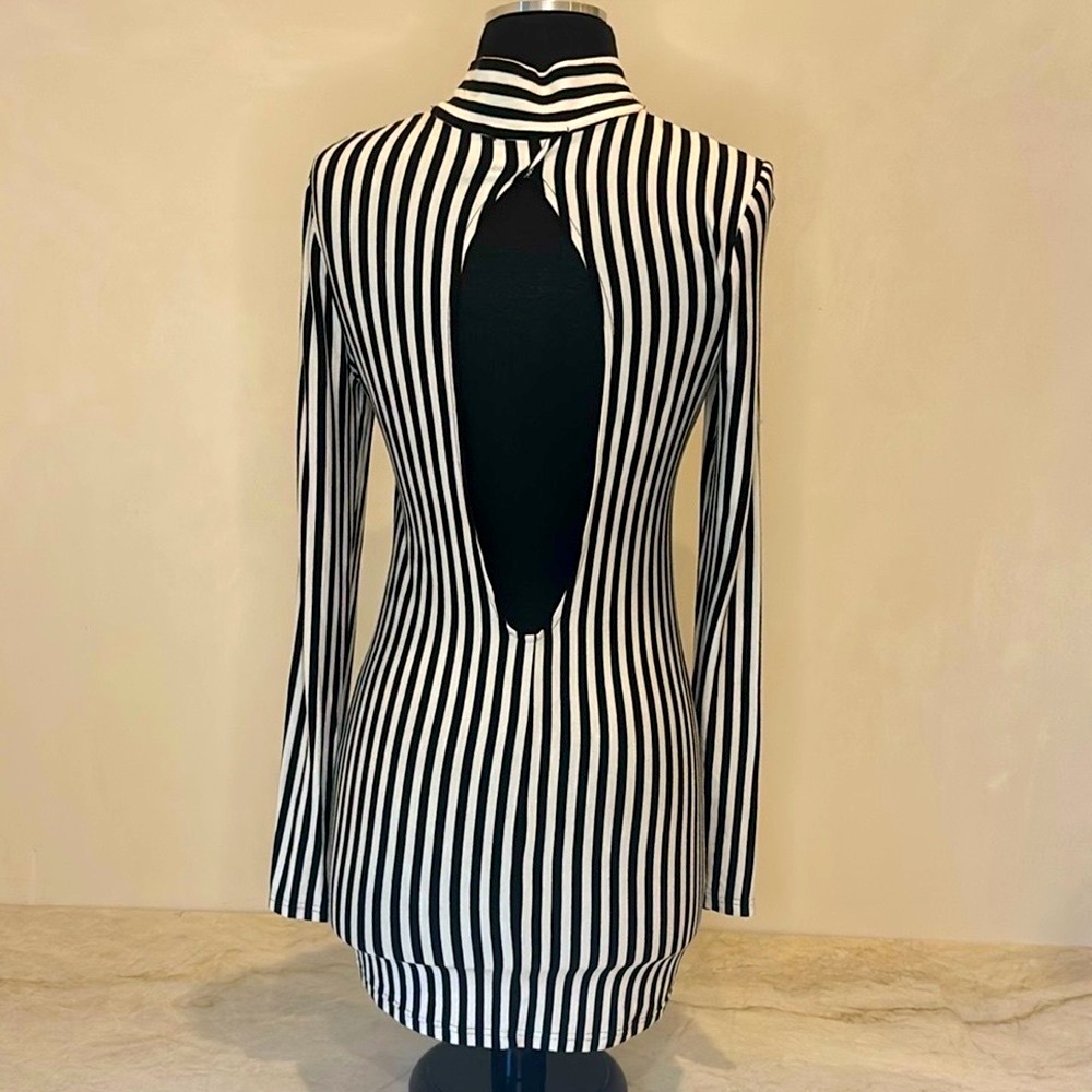 GUESS NWOT Striped Lace Up Open Back Bodycon Mini Dress SIZE Large RUNS SMALL - Picture 2 of 7